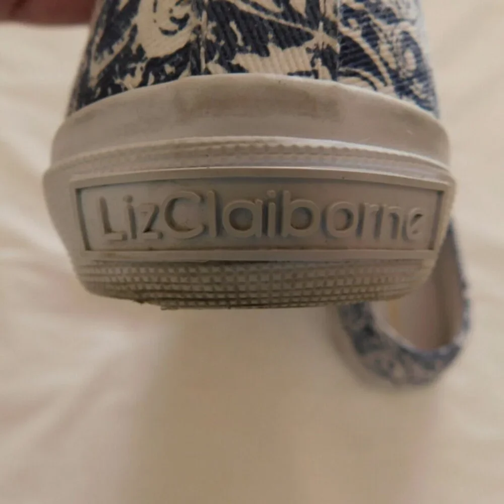 LIZ CLAIBORNE Women’s Sneakers Paisley Size 7 M Canvas Preowned Nice